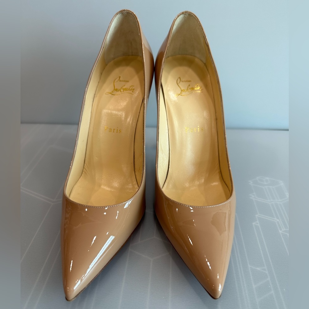 CHRISTIAN LOUBOUTIN
Décolleté 554 100 patent-leather pumps Nude Size EU 40